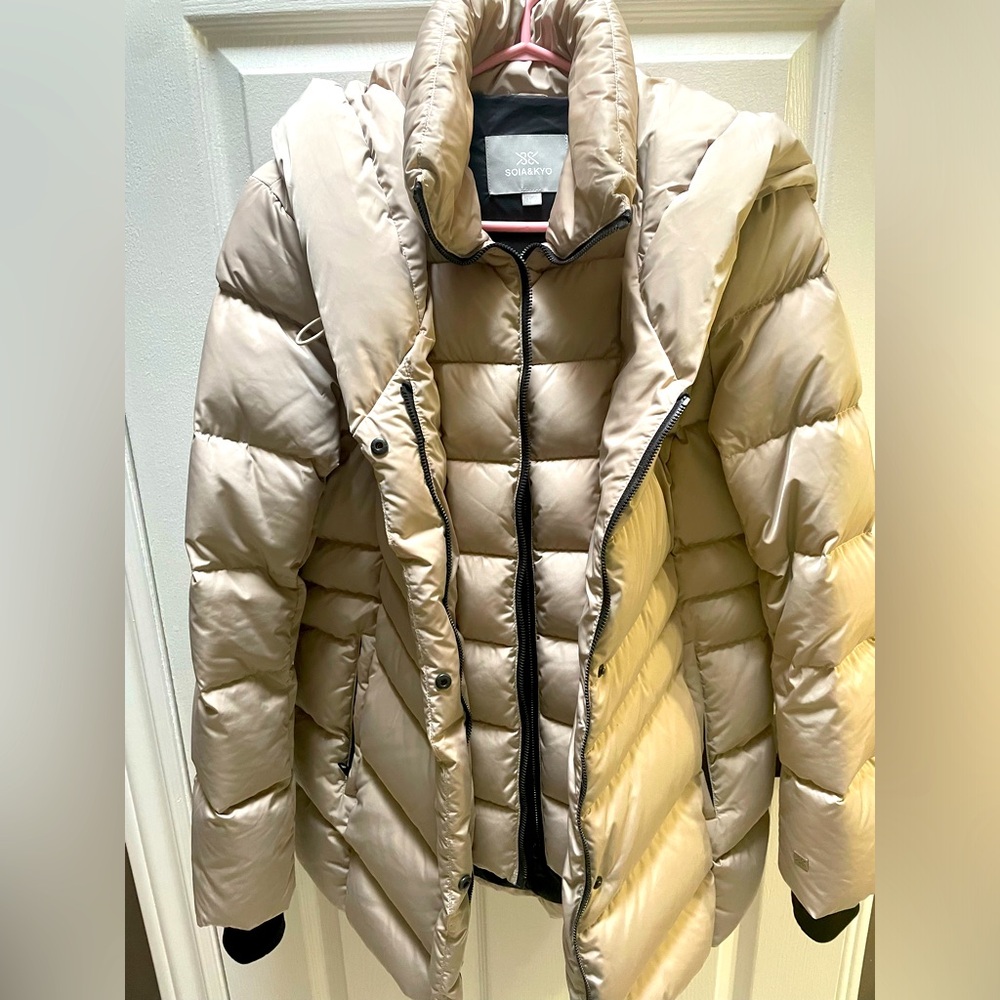 Short down jacket